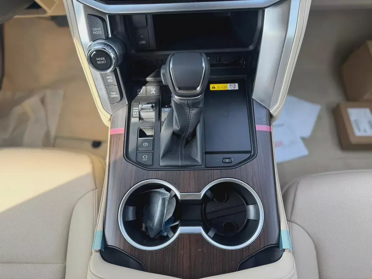 Toyota Land Cruiser GXR 2026 - Brand New - GCC Specs-11-11