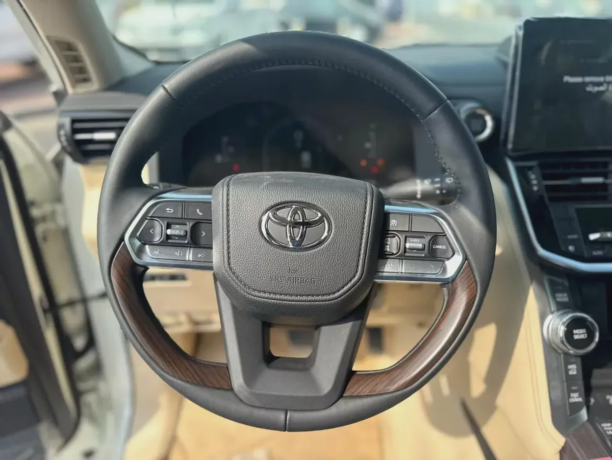 Toyota Land Cruiser GXR 2026 - Brand New - GCC Specs-3-3