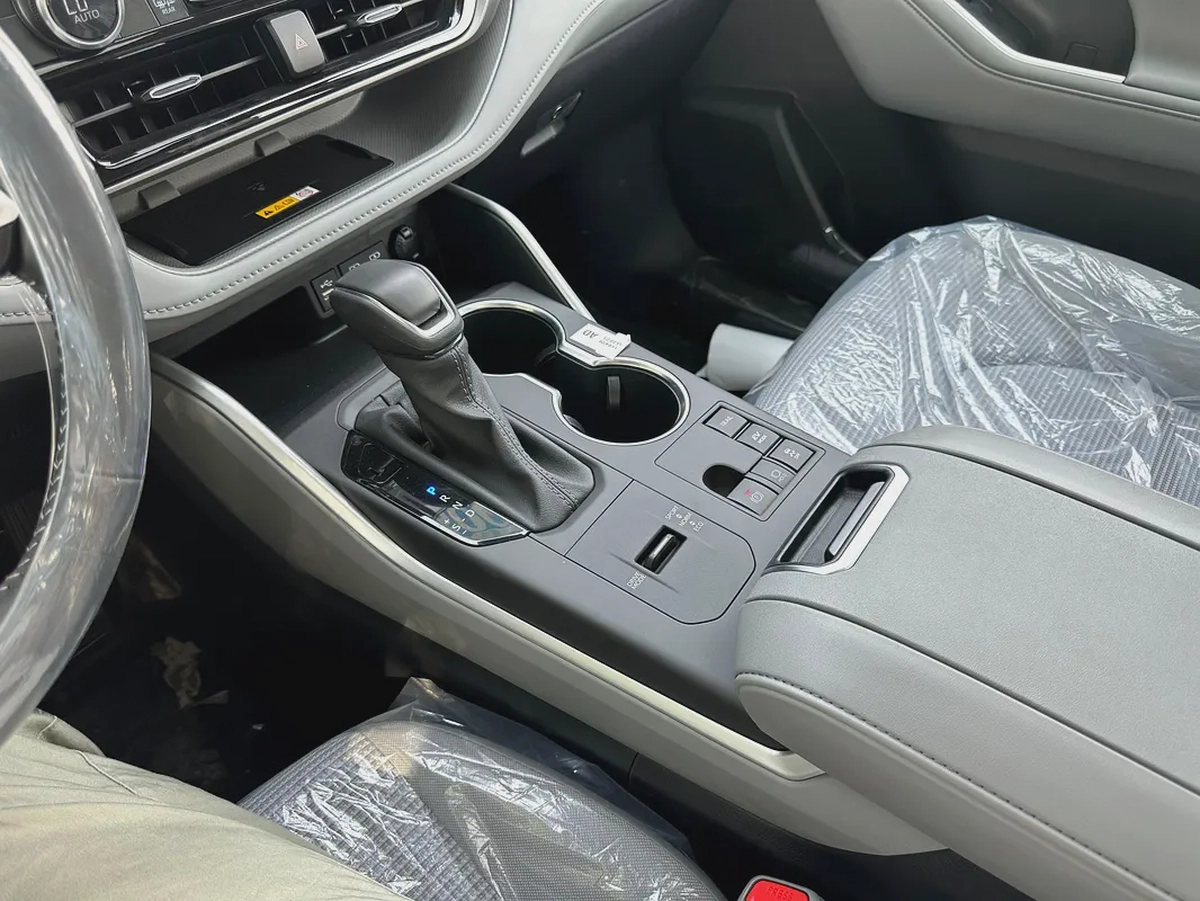 2025 TOYOTA HIGHLANDER HEV GLE-E WHITE | FROMAGE-7-7