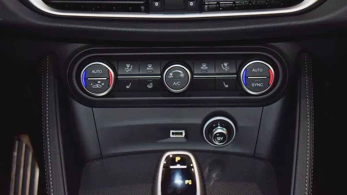 0% DP | AED 1,762/ Month | Alfa Romeo | Stelvio Veloce | 2022 | Gargash Warranty and Service-13-13