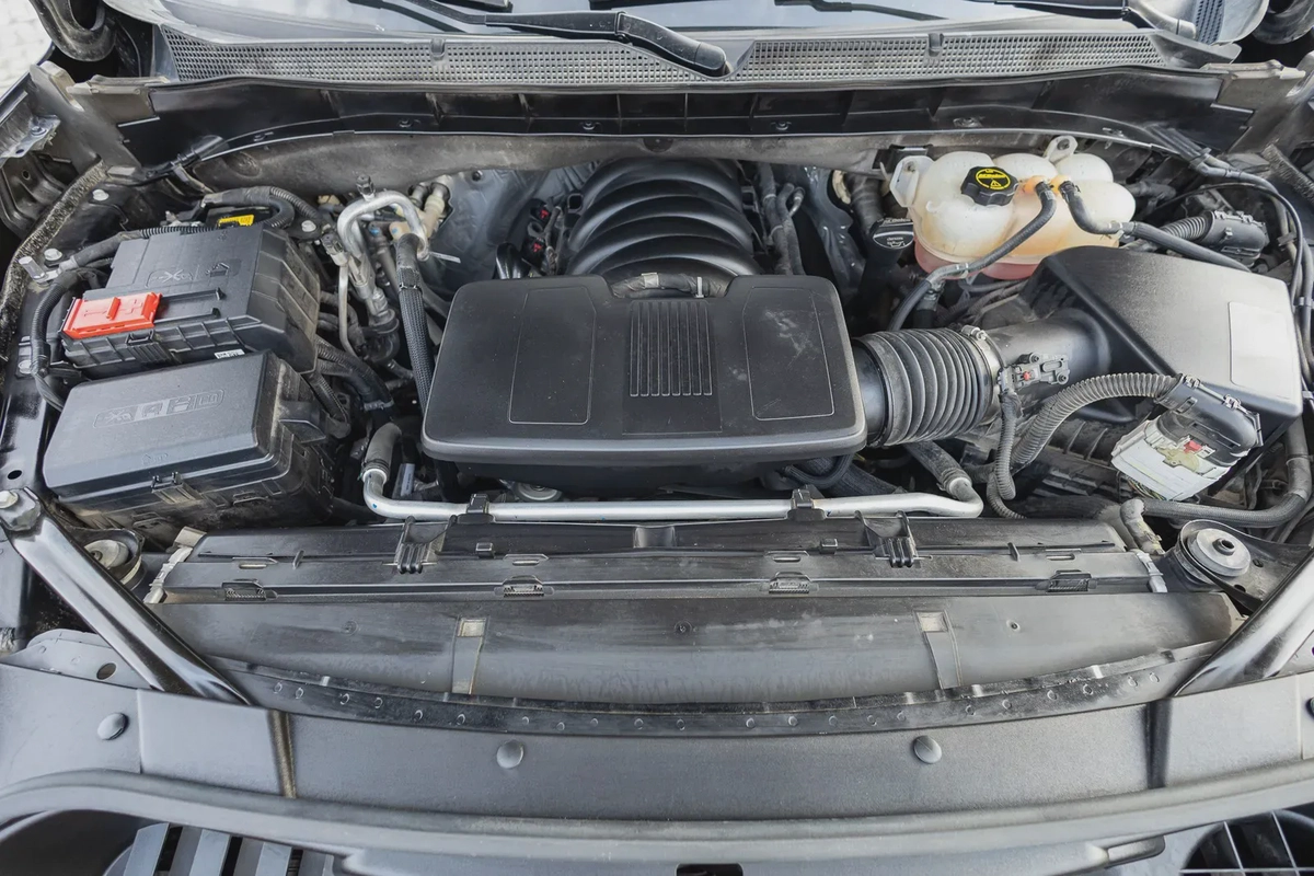 Chevrolet Tahoe-8-8