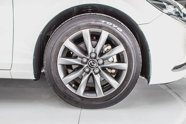 WARRANTY 1 YR / 20000 KM | GCC | 2.5 L | AED 1100 |