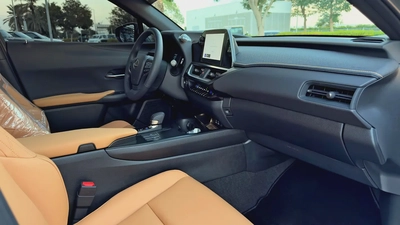 2025 Lexus UX300h, Dealer Warranty, GCC Specifications-9