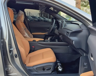 2025 Lexus UX300h, Dealer Warranty, GCC Specifications-10
