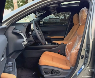 2025 Lexus UX300h, Dealer Warranty, GCC Specifications-8