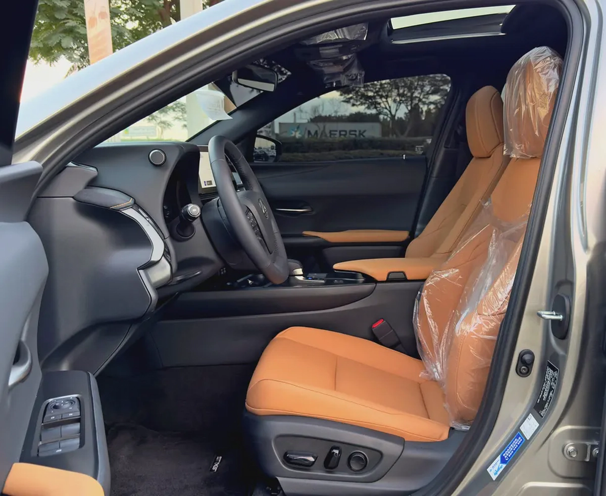 2025 Lexus UX300h, Dealer Warranty, GCC Specifications-8-8