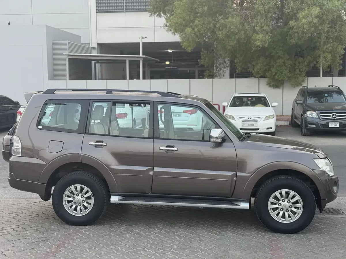 Mitsubishi Pajero GLS 2014 | GCC Specs | Well Maintained-9-9