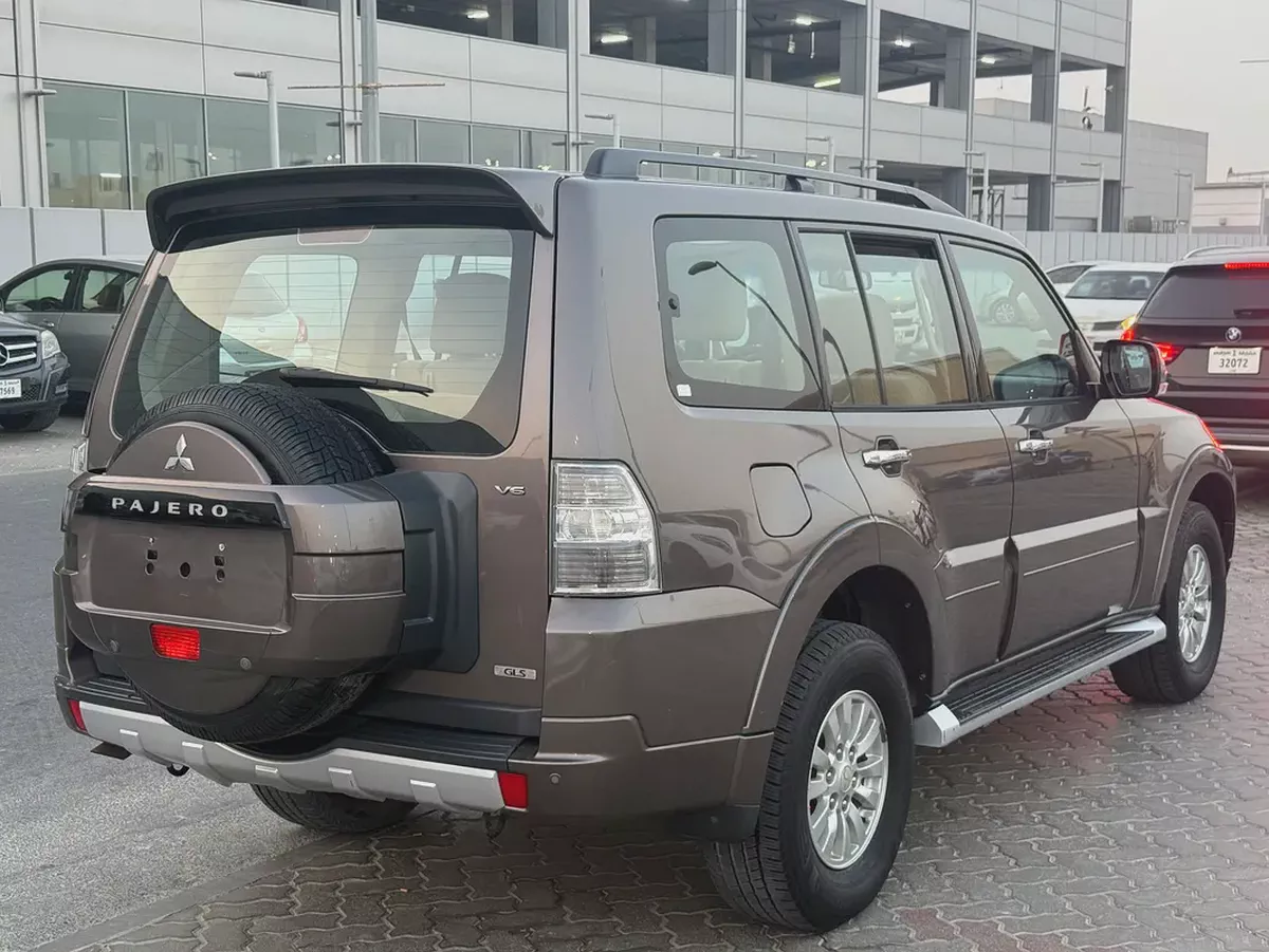 Mitsubishi Pajero GLS 2014 | GCC Specs | Well Maintained-5-5