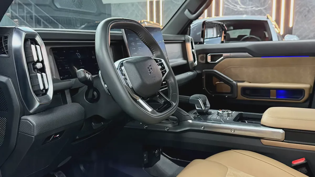Jetour T2 Luxury Plus 2025 GCC Specs 5 Year Bank Finance and Warranty Available-11-11