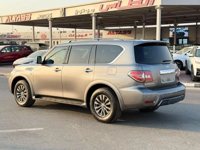 Nissan Armada SL SV 5.6L 4WD 4x4 original paint clean title-12