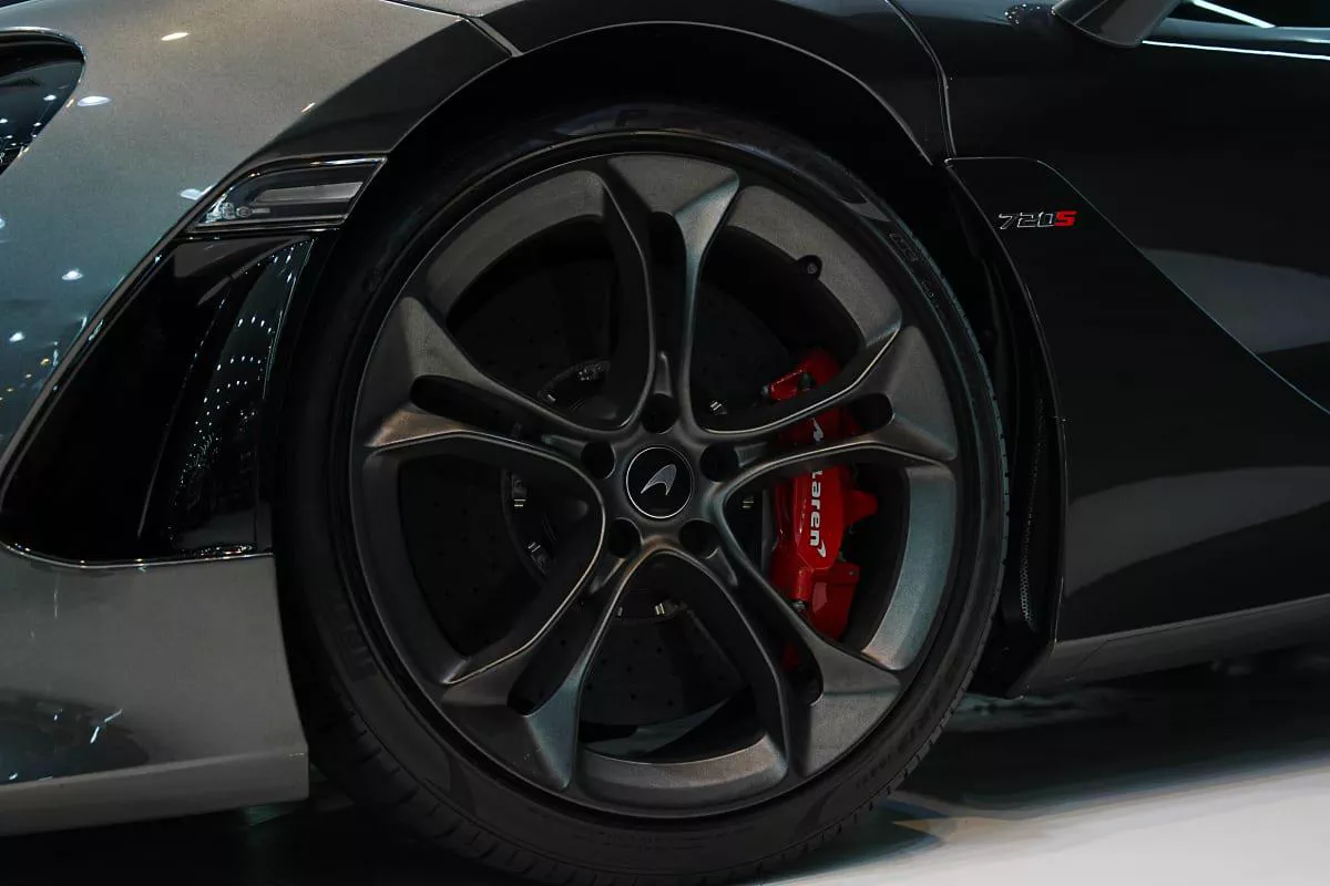 McLaren 720S-2-2