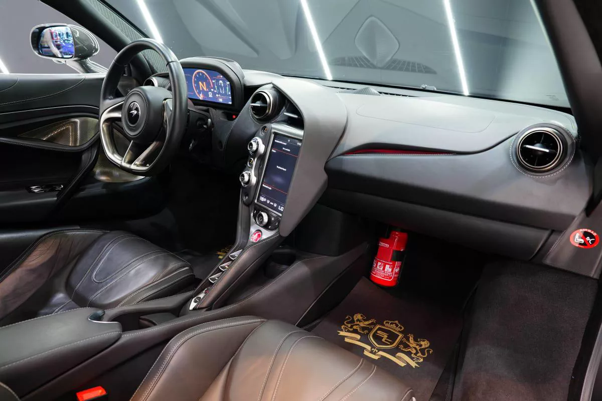 McLaren 720S-5-5