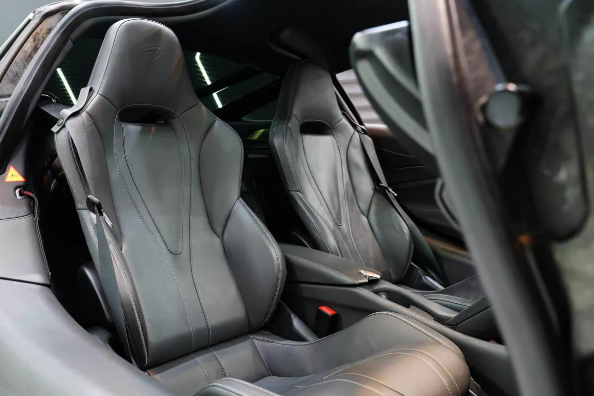 McLaren 720S-6-6