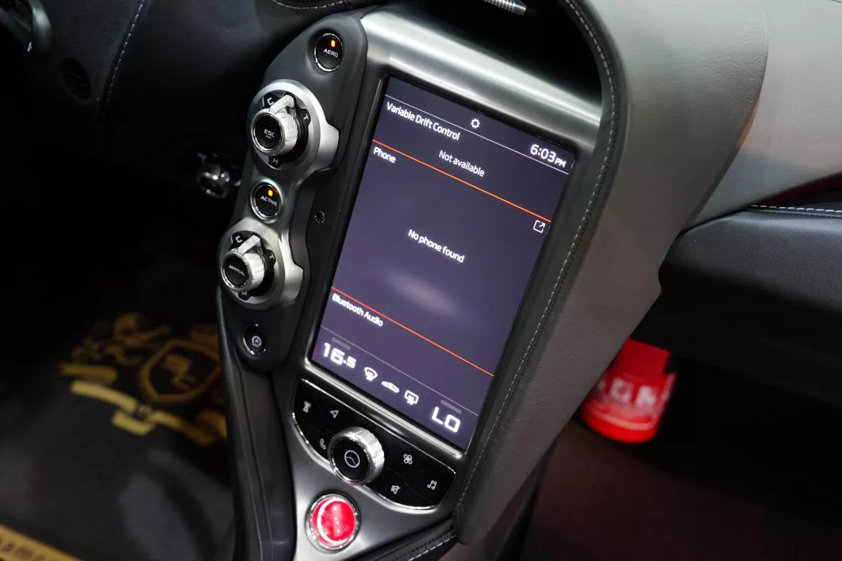 McLaren 720S-8-8