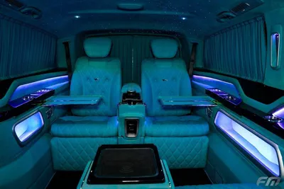 Mercedes Benz V 250 VIP BUSINESS VAN –  FULL LUXURY OPTION | BRAND NEW | GCC | 2023-9