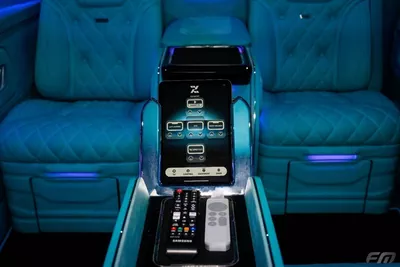 Mercedes Benz V 250 VIP BUSINESS VAN –  FULL LUXURY OPTION | BRAND NEW | GCC | 2023-10