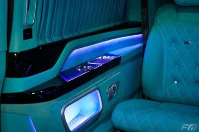 Mercedes Benz V 250 VIP BUSINESS VAN –  FULL LUXURY OPTION | BRAND NEW | GCC | 2023-17