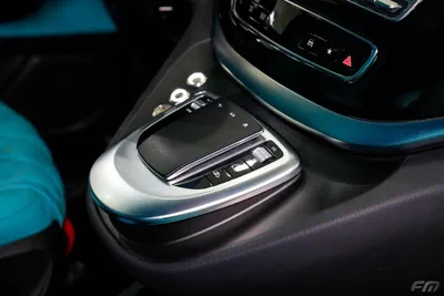 Mercedes Benz V 250 VIP BUSINESS VAN –  FULL LUXURY OPTION | BRAND NEW | GCC | 2023-20