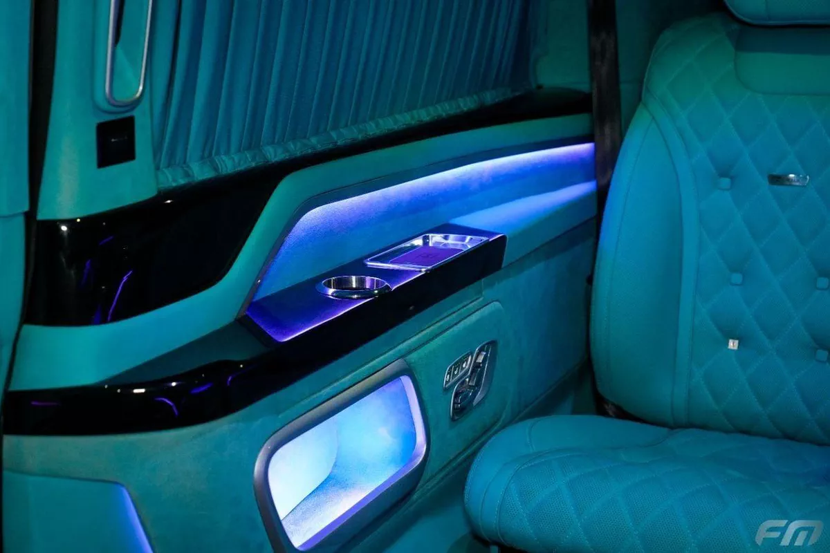 Mercedes Benz V 250 VIP BUSINESS VAN –  FULL LUXURY OPTION | BRAND NEW | GCC | 2023-17-0