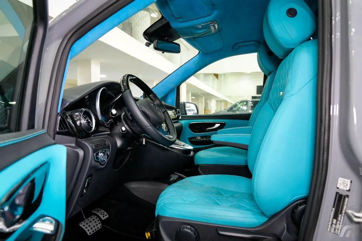 Mercedes Benz V 250 VIP BUSINESS VAN –  FULL LUXURY OPTION | BRAND NEW | GCC | 2023-4-0