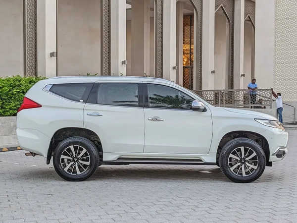 MITSUBISHI MONTERO SPORT 2016 GLS 4WD TOP LINE GCC IN EXCELLENT CONDITION