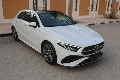 Mercedes-Benz A200 AMG-2024-11000KM-GCC SPECS- UNDER WARRANTY  SERVICE CONTRACT available black as w-0