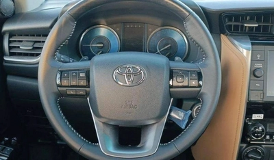 Toyota Fortuner Toyota Fortuner 2.4L diesel AT V4 4WD 2025-11