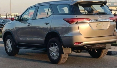 Toyota Fortuner Toyota Fortuner 2.4L diesel AT V4 4WD 2025-4