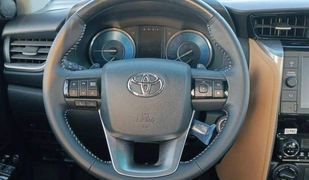 Toyota Fortuner Toyota Fortuner 2.4L diesel AT V4 4WD 2025-11-11