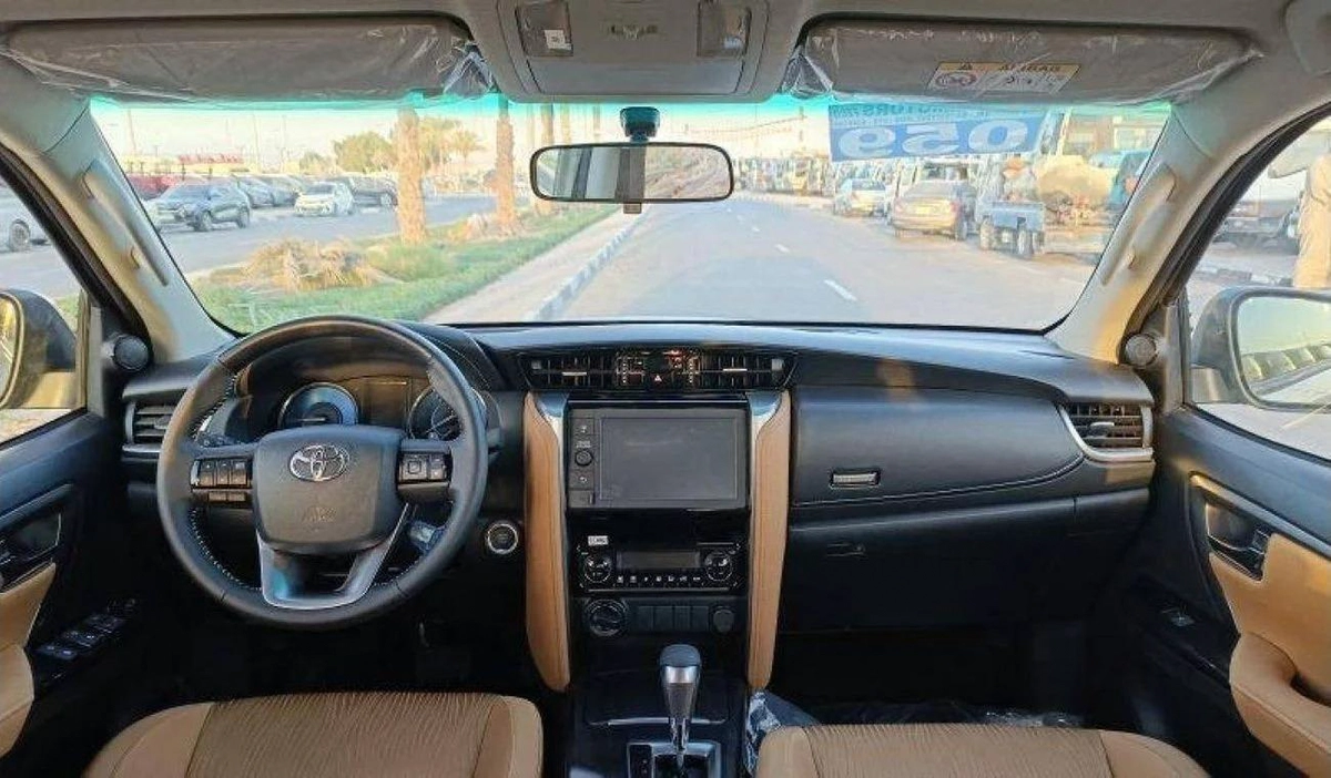 Toyota Fortuner Toyota Fortuner 2.4L diesel AT V4 4WD 2025-15-15