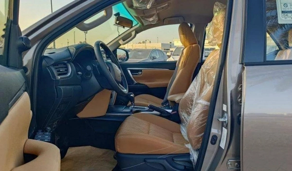 Toyota Fortuner Toyota Fortuner 2.4L diesel AT V4 4WD 2025