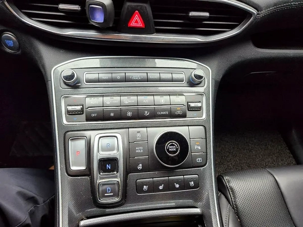 Hyundai Santa Fe Premium 2021 - Korean Specs - Excellent Condition