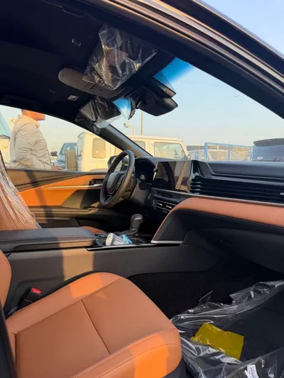 Toyota Camry GLE-6