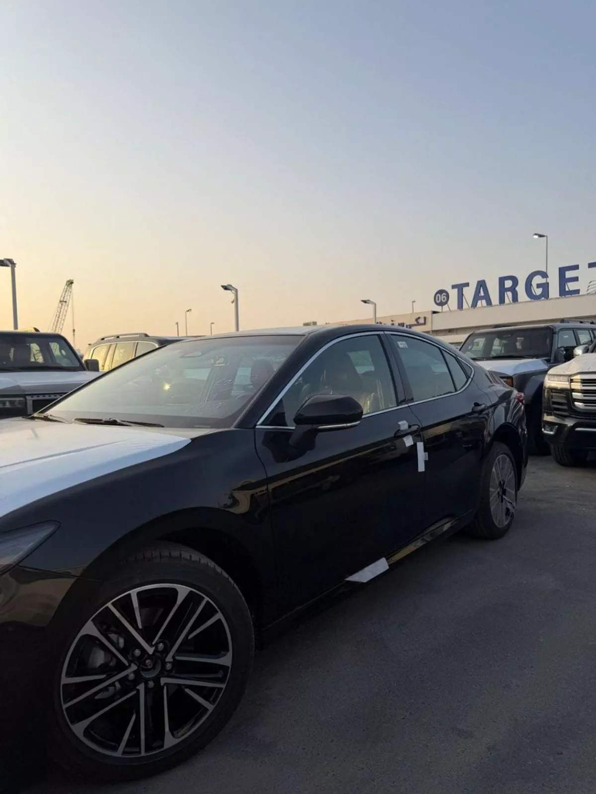 Toyota Camry GLE-1-0