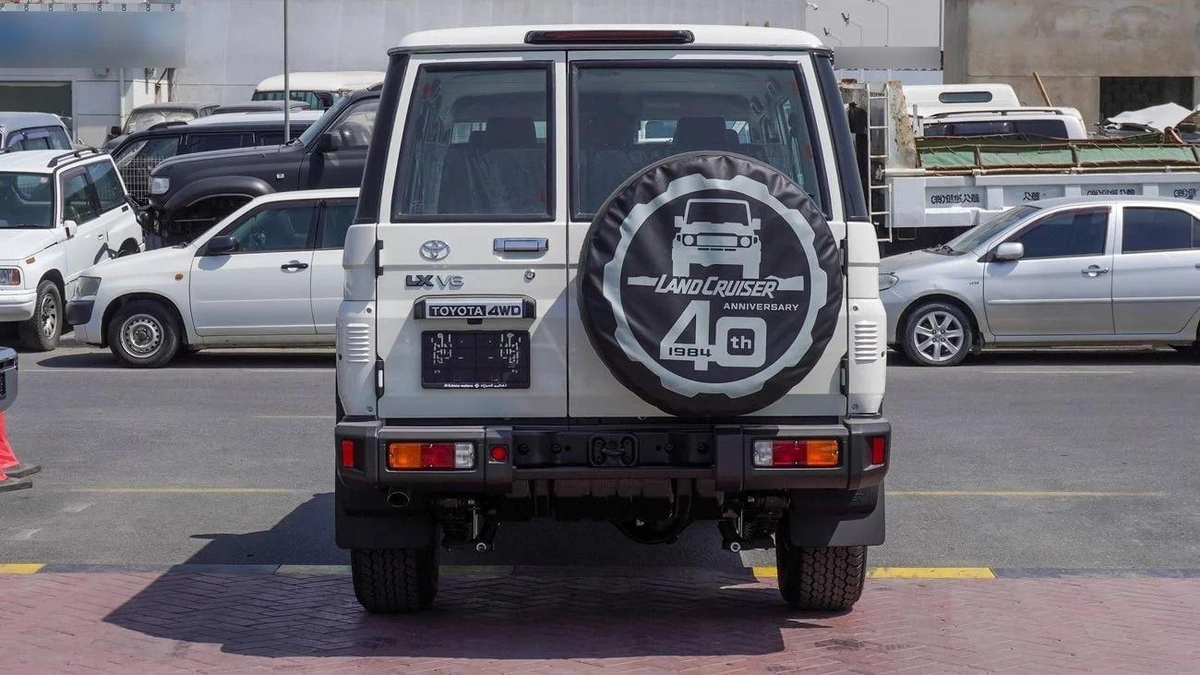 Toyota Land Cruiser 70 LX 4.0L V6 A/T Al Futtaim
