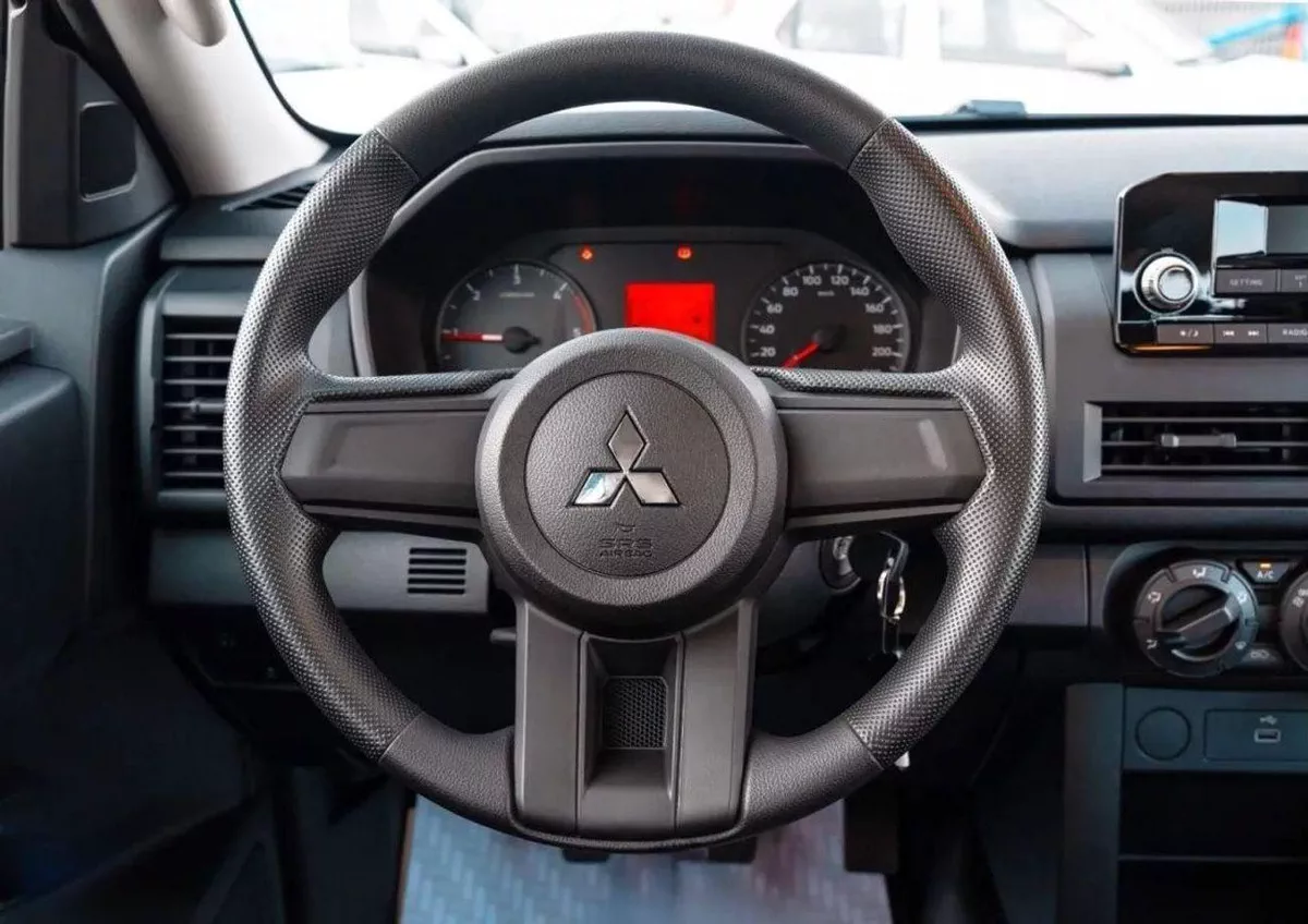Mitsubishi L200 GL Mitsubishi L200 4WD 2.4L Diesel MT 2025-11-0