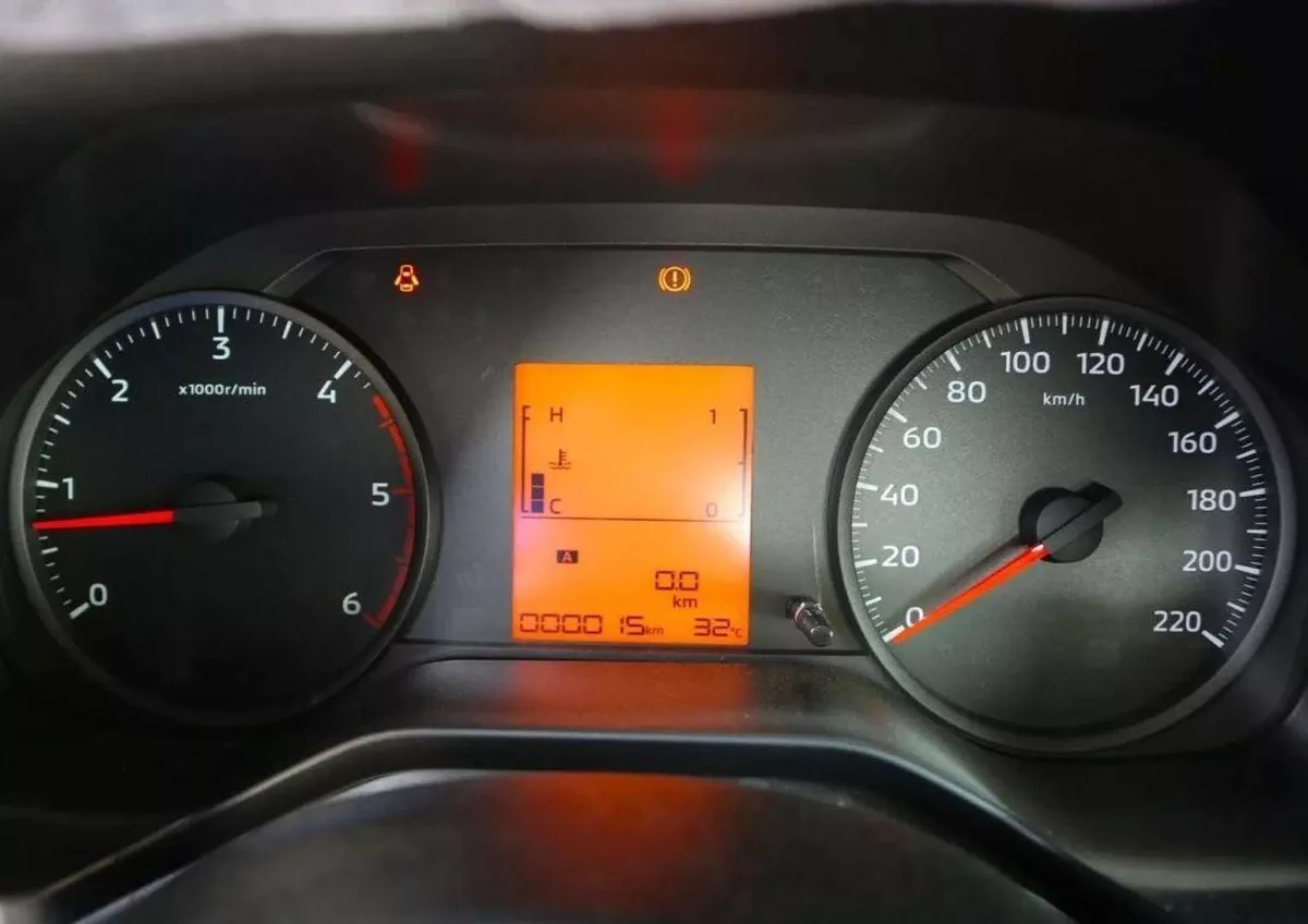 Mitsubishi L200 GL Mitsubishi L200 4WD 2.4L Diesel MT 2025-15-0