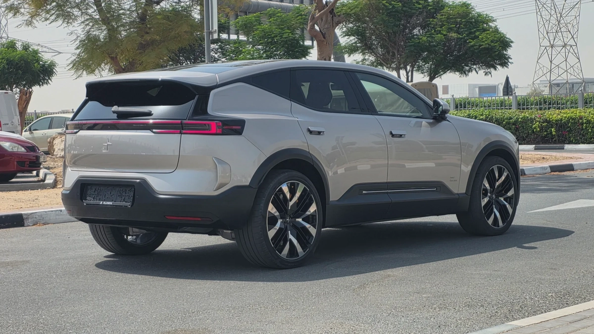 Polestar 3 (Gold)-22-22