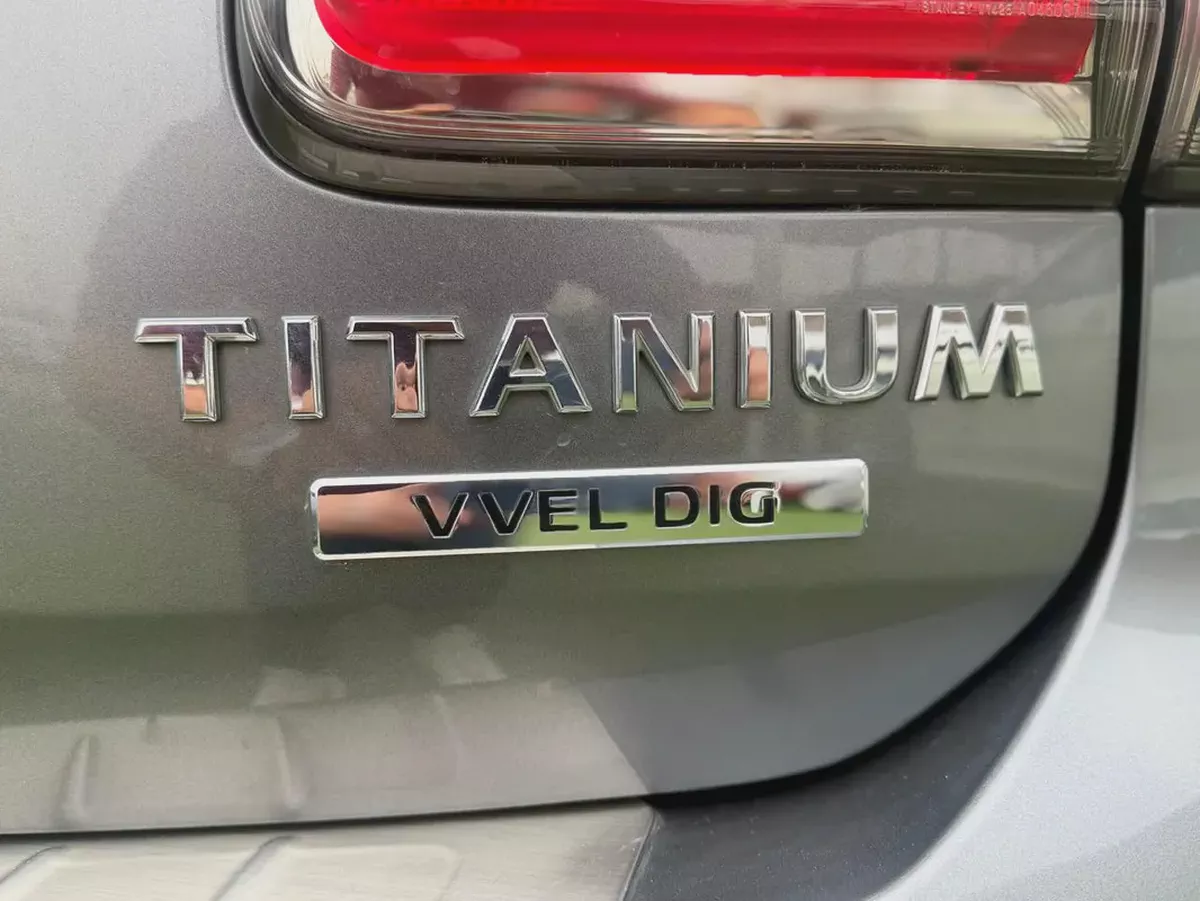 Nissan Patrol LE Titanium 2018 | GCC Specs | V8 Engine-8-8