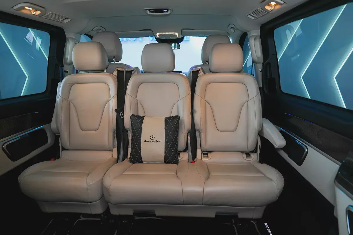 2023 - MERCEDES-MAYBACH V250 - GCC - PRESTIGE CONDITION for 239,000.00 AED-13-13
