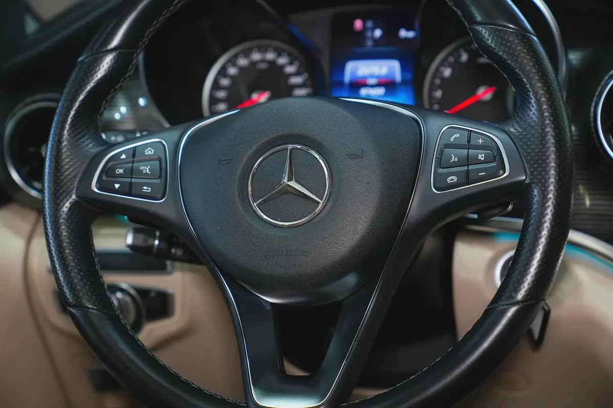 2023 - MERCEDES-MAYBACH V250 - GCC - PRESTIGE CONDITION for 239,000.00 AED-18-18