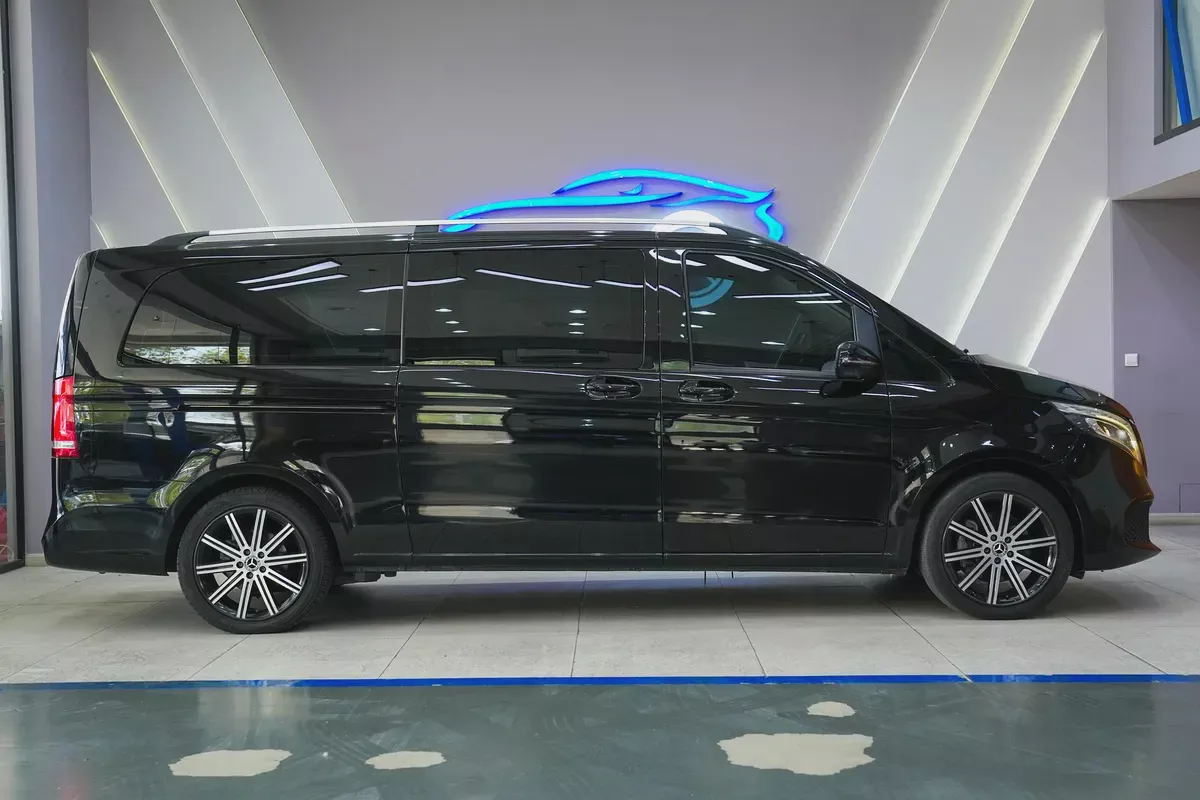 2023 - MERCEDES-MAYBACH V250 - GCC - PRESTIGE CONDITION for 239,000.00 AED-5-5