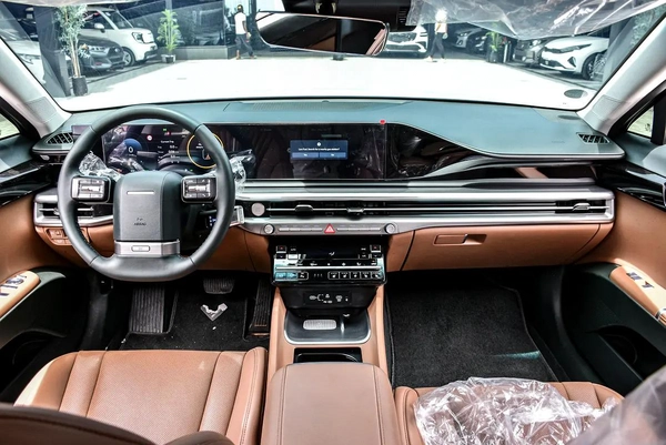 Hyundai Azera Hybrid 2025 | Korean Specs | Clean Title | 13K KM | White | هيونداي ازيرا هايبرد 2025