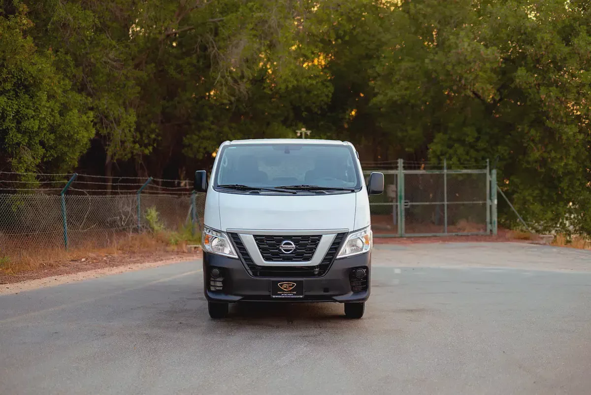 Urvan 6-Seater | Automatic | Standard Roof Delivery Van | GCC Specs | Ref#N32308-4-4