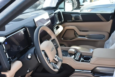BYD LEOPARD 8 SEVEN SEATS 2025 | SILVER-16