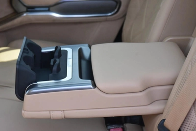 BYD LEOPARD 8 SEVEN SEATS 2025 | SILVER-2