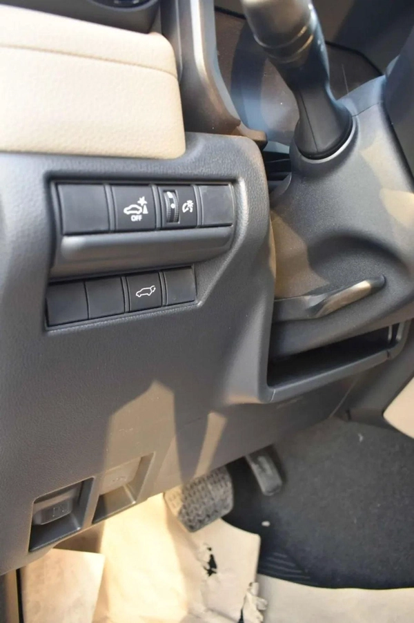 Toyota Prado Prado 2.4L 2026 MID OPTION