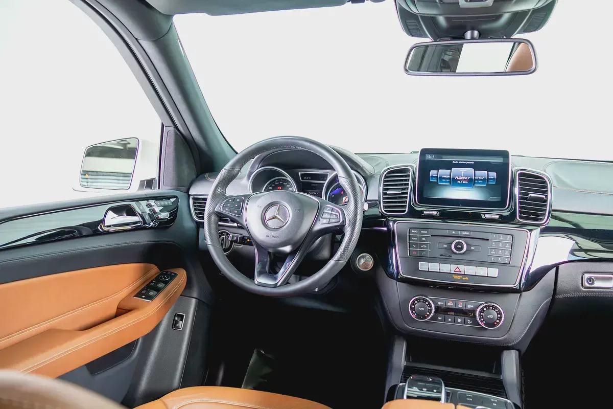 Mercedes Benz GLE400-GCC-AMG Body Styling-LOW Mileage-Very Well Maintained-High Specifications-11-11