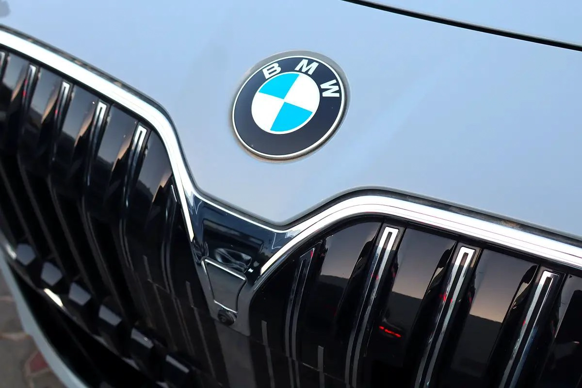 BMW 735i M Kit GCC 2024 - Until Warranty-2-2