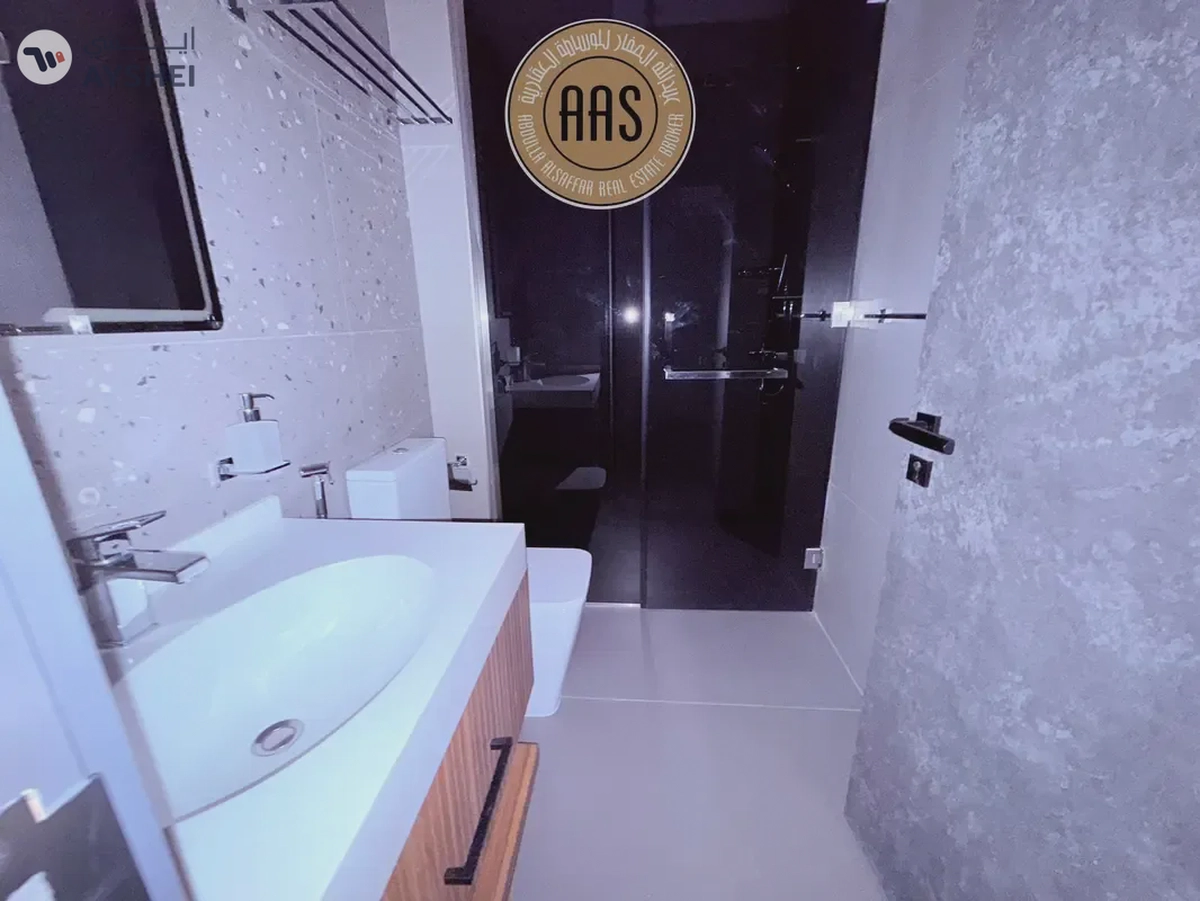 SPACIOUS 2BHK WITH FULLY FURNISHED+MAID ROOM CLOSE TO METRO IN JLT DUBAI-10-10